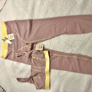 NWT Fabletics Waffle Set Bra in Mauve/Butter